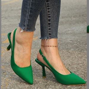 Green sling back pump. Size 38. Size 7 but is big and fits Size 8
